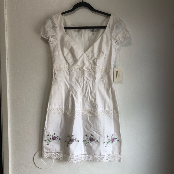 Shoshanna white Dress with Embroidered Details “peasant dress” bridal flaw - Picture 1 of 12